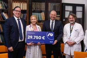 Urgentna ambulanta PeK z donacijo NLB do novega defibrilatorja LIFEPAK 15